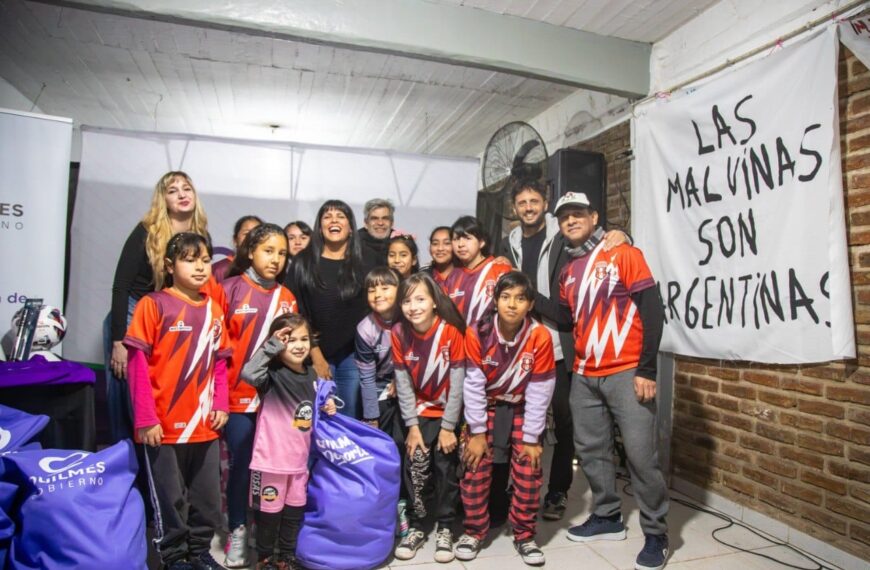 EL MUNICIPIO DE QUILMES ENTREGÓ MATERIAL DEPORTIVO A SIETE CLUBES DE LA LIGA FEMENINA