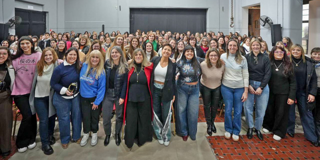 MAYRA Y EVA MIERI ENTREGARON 200 PROTECTORES AUDITIVOS EN EL  DÍA PROVINCIAL DEL AUTISMO