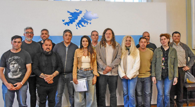 ATE ESTUVO EN EL CONGRESO EN DEFENSA DE LA BASE AERONAVAL DE PUNTA INDIO