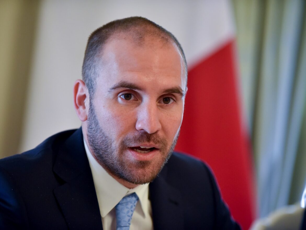 MARTÍN GUZMÁN CUESTIONÓ EL MODELO DE MILEI: «LOS INGRESOS ESTÁN MUY MAL»