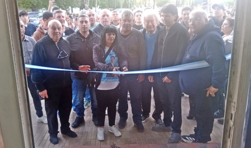 INAUGURARON LOCAL DE DANTE GEBEL EN SOLANO